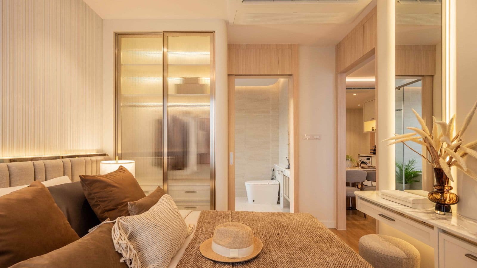 Two Bedroom (77 m²)