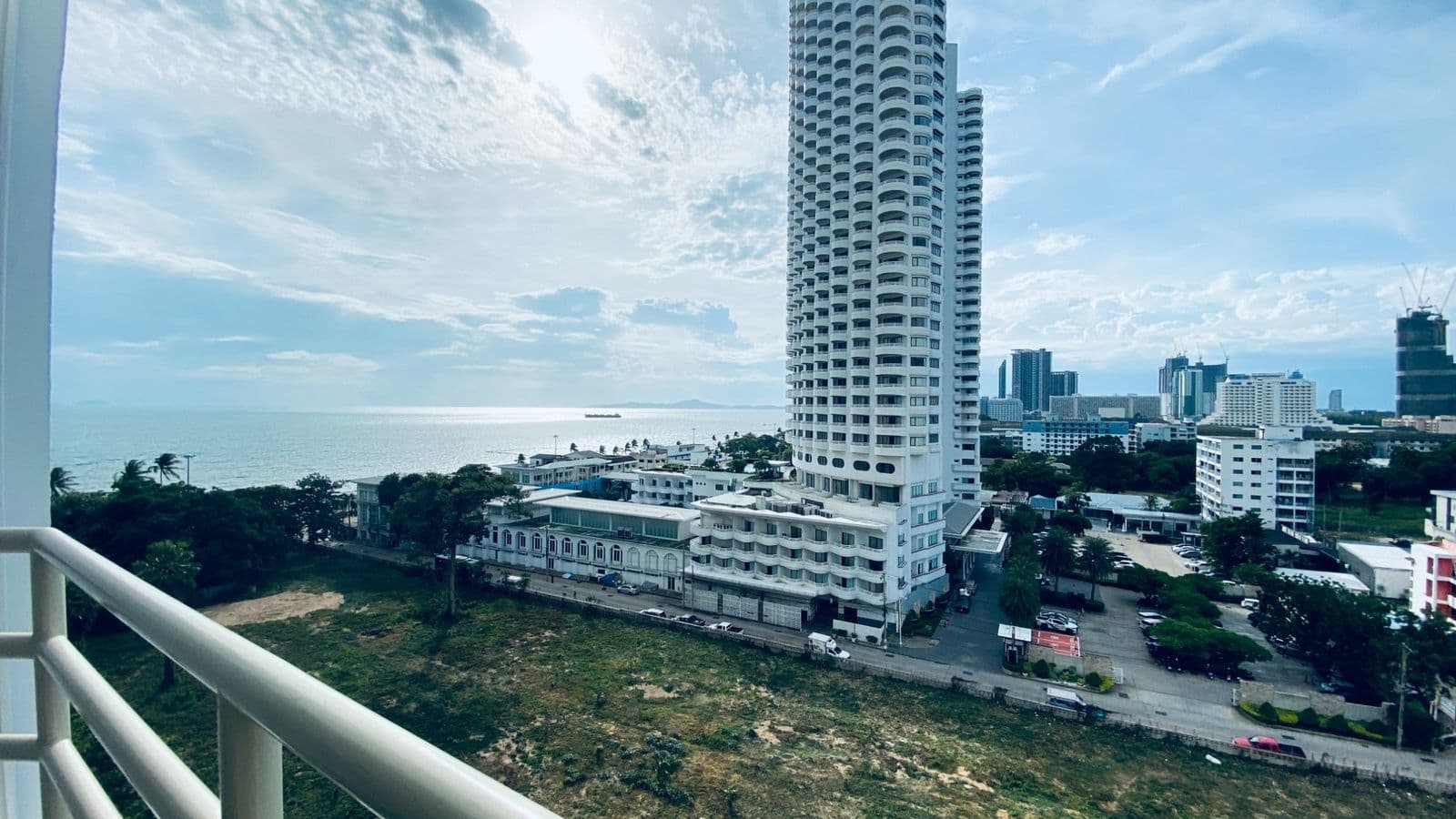 חדר שינה אחד, 48 מ״ר, נוף לים ולעיר, Jomtien