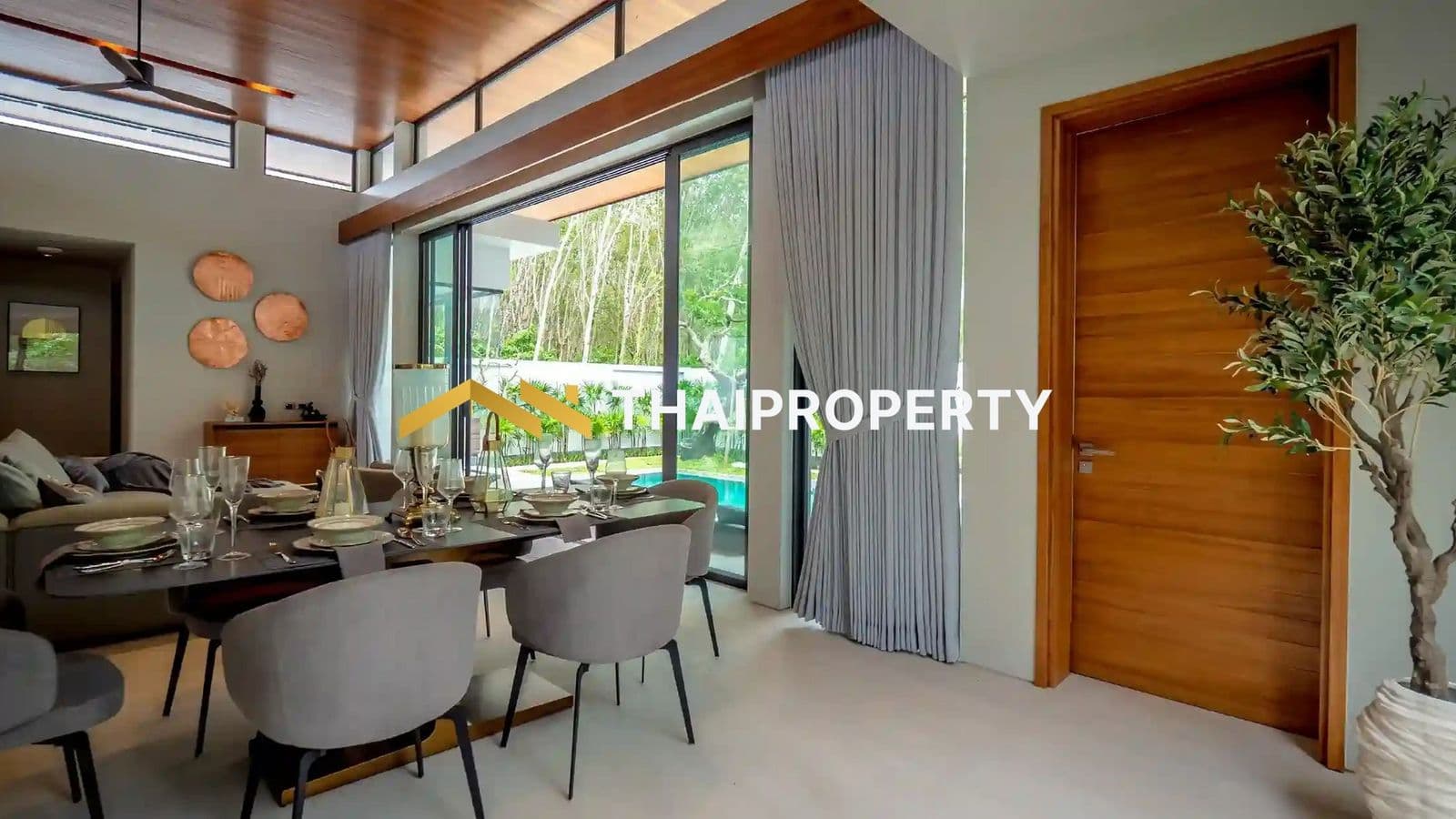 Botanica Four Seasons – Autumn Modern Loft