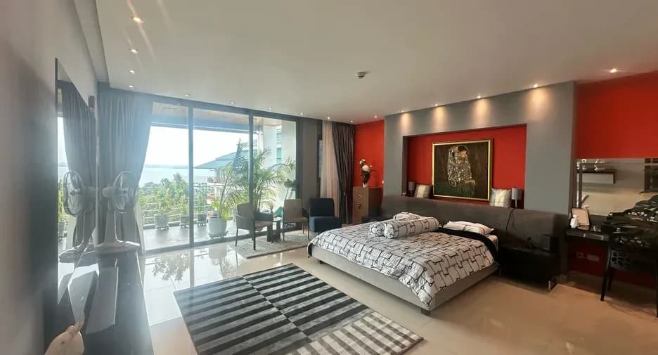 One Bedroom (120 m²)