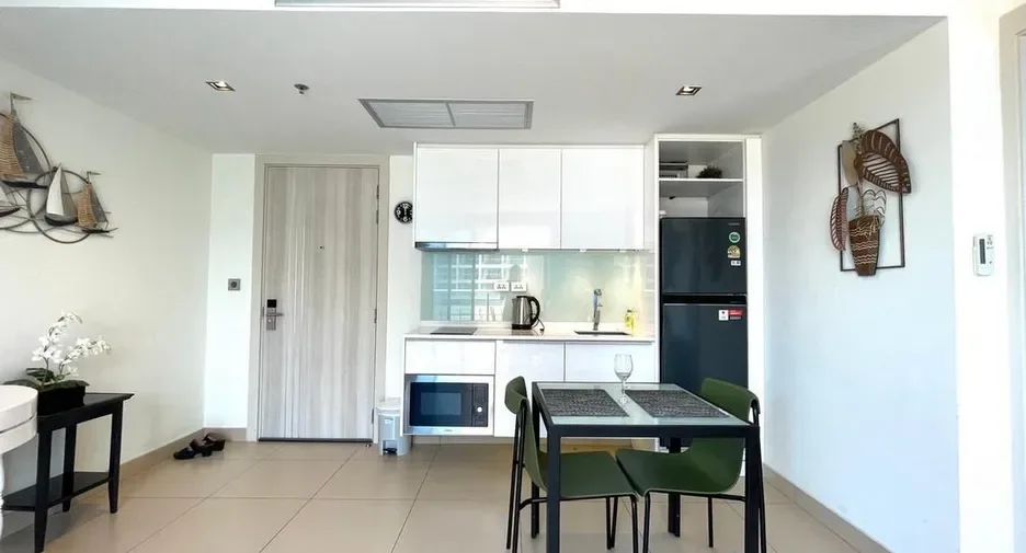 One Bedroom (55 m²)
