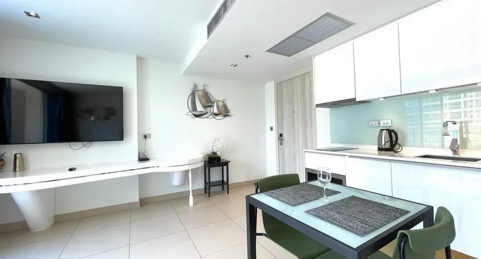 One Bedroom (55 m²)