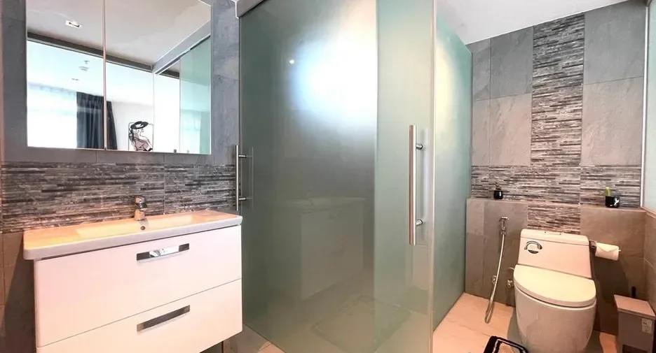 One Bedroom (55 m²)