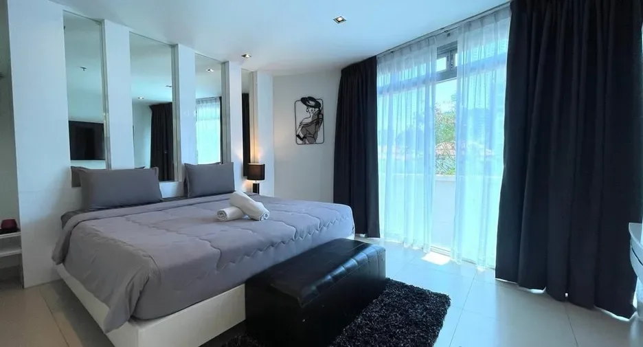 One Bedroom (55 m²)