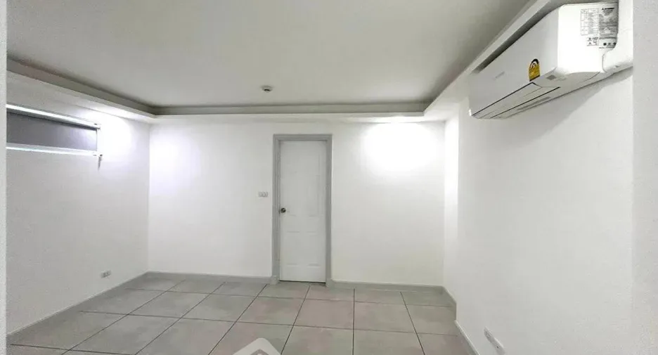 One Bedroom (55 m²)