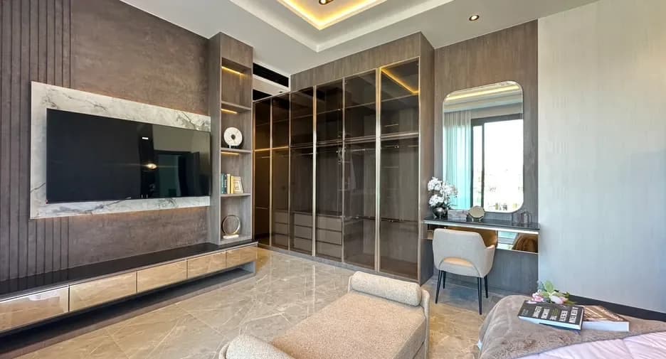 Five Bedroom (451 m²)