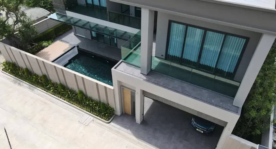 Five Bedroom (451 m²)