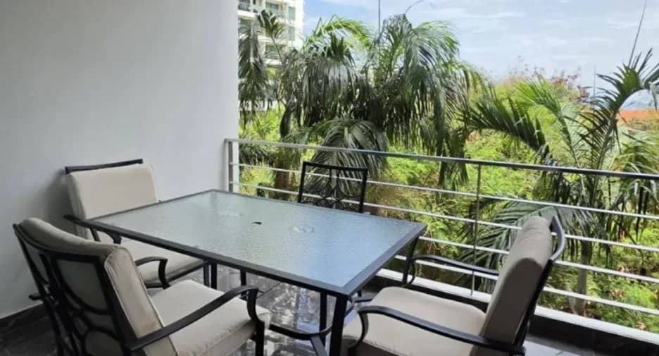 One Bedroom (120 m²)