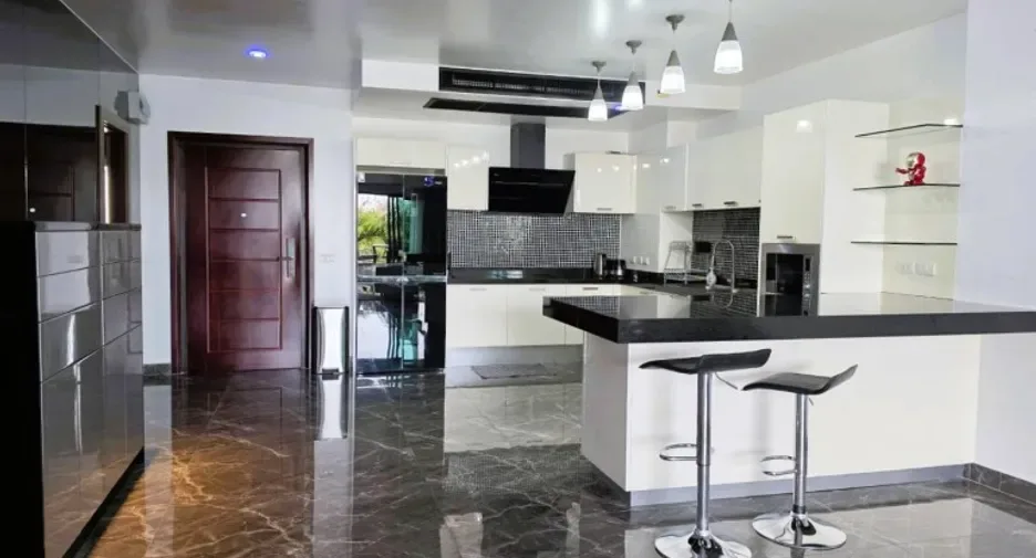 One Bedroom (120 m²)