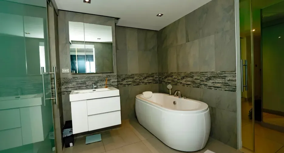 One Bedroom (66 m²)