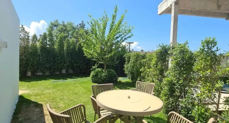 Four Bedroom (367 m²)