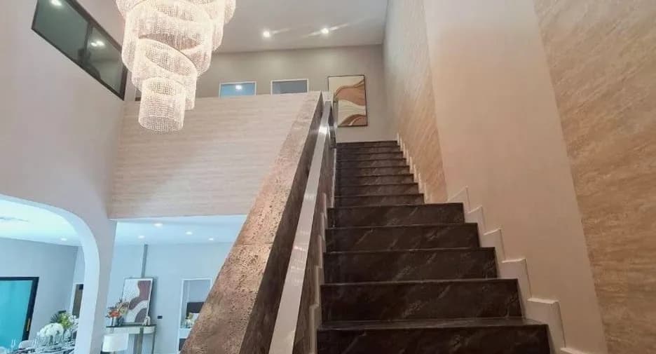 Four Bedroom (367 m²)