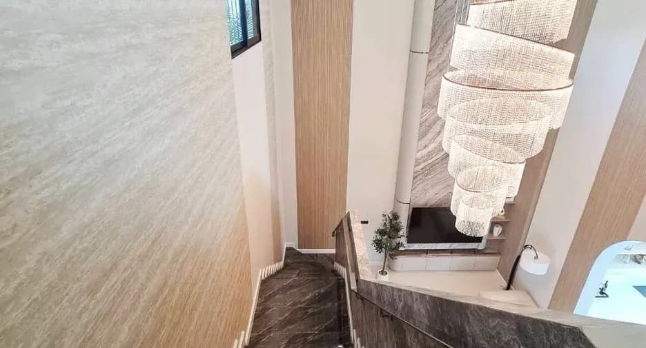 Four Bedroom (367 m²)