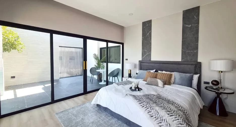 Four Bedroom (367 m²)