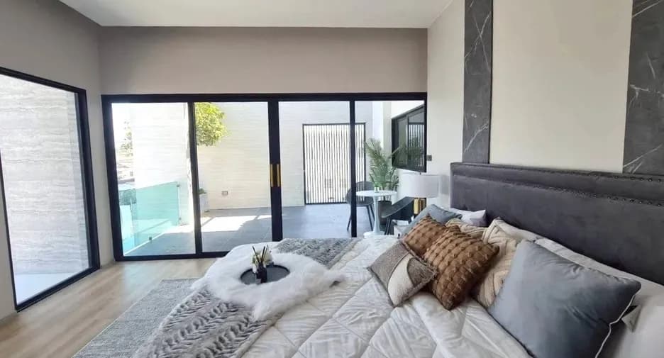 Four Bedroom (367 m²)