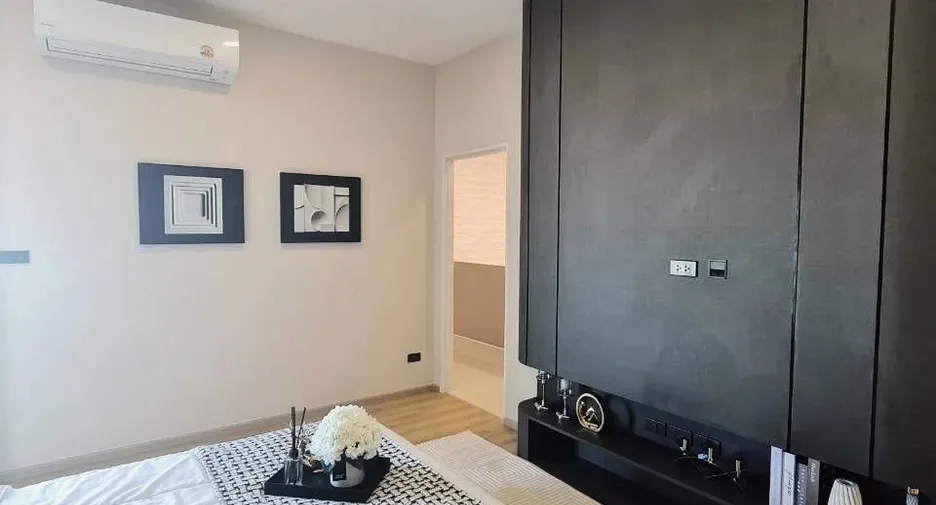 Four Bedroom (367 m²)